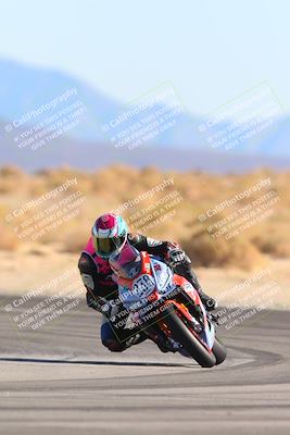 media/Jan-10-2025-CVMA Friday Practice (Fri) [[489e0da257]]/Group 4 and Trackday/Session 4 (Turn 16)/